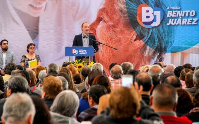 Entrega alcalde Santiago Taboada apoyo a adultos mayores de Benito Juárez