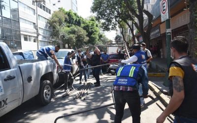 Alcaldía Benito Juárez desmonta 15 estructuras metálicas en las inmediaciones del mercado Tlacoquemécatl
