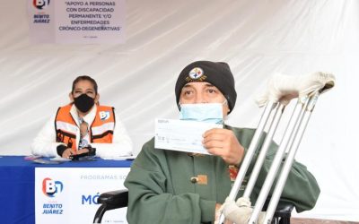 Entrega alcalde Santiago Taboada apoyos económicos a personas con discapacidad y enfermedades crónico-degenerativas en Benito Juárez