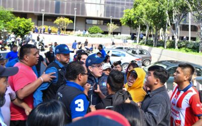 Se retiran 40 puestos ambulantes pese a violenta oposición de comerciantes