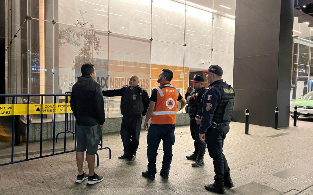 Protección Civil y Blindar BJ 360 aseguran inmueble para seguridad de usuarios y transeúntes de la zona