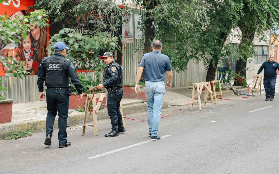 Por instrucción del alcalde Luis Mendoza, retira alcaldía Benito Juárez 2 toneladas de obstáculos de la vía pública