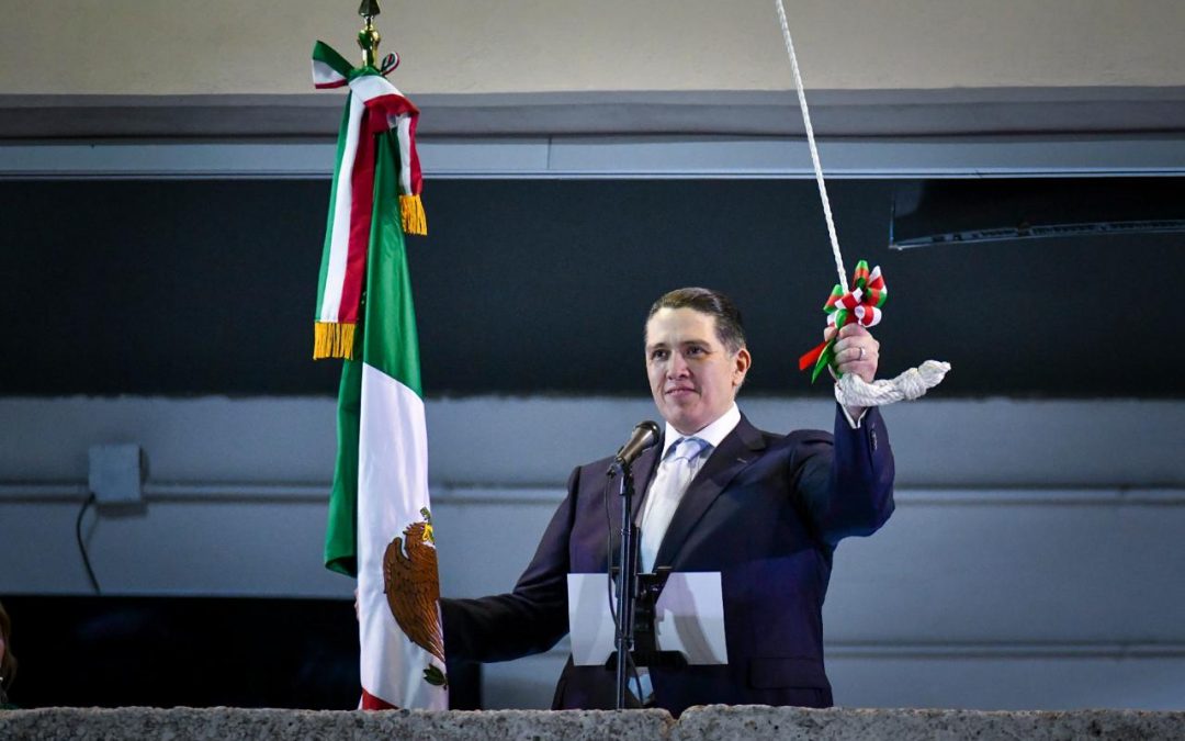 Alcalde Luis Mendoza encabeza ceremonia del Grito de Independencia en Benito Juárez