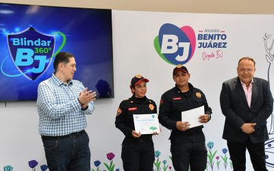 Alcalde Luis Mendoza reconoce a elementos de Blindar BJ360° que ayudaron a vecina en el nacimiento de su bebé