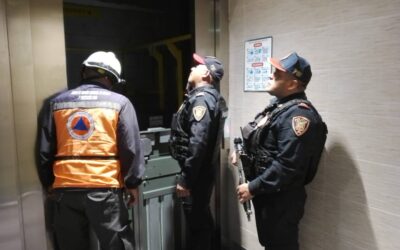Rescatan Protección Civil, Blindar BJ 360° y Bomberos a seis personas atrapadas en un elevador en San José Insurgentes