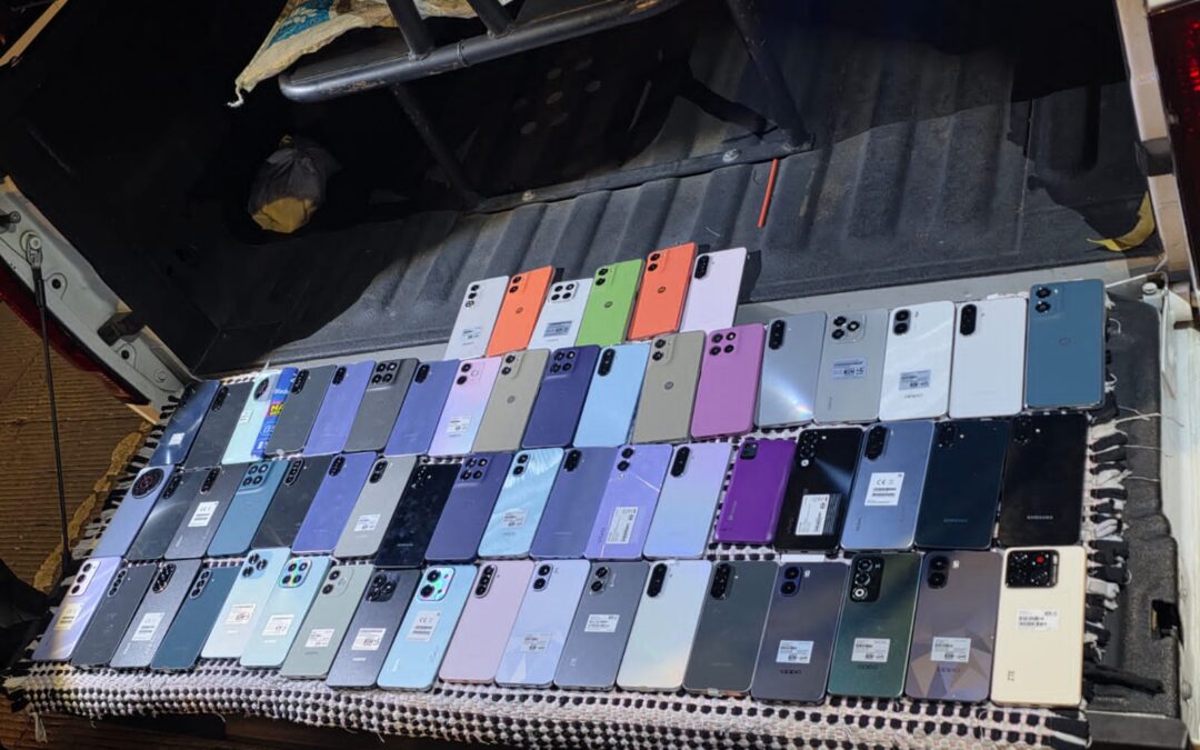 Elementos de Blindar BJ360° detienen a presunto asaltante con 69 celulares y dinero en efectivo