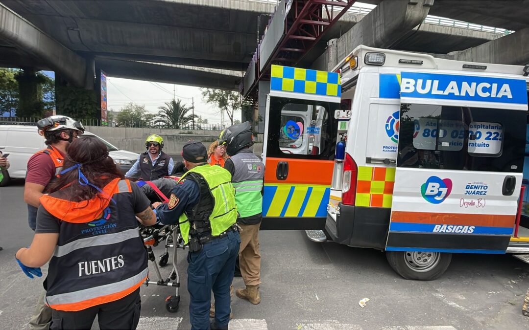 Elementos de Blindar BJ 360° y Protección Civil auxilian a joven que pretendía atentar contra su vida