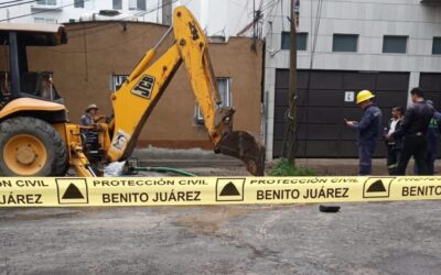 Alcaldía Benito Juárez atiende fuga de agua potable en la colonia Portales