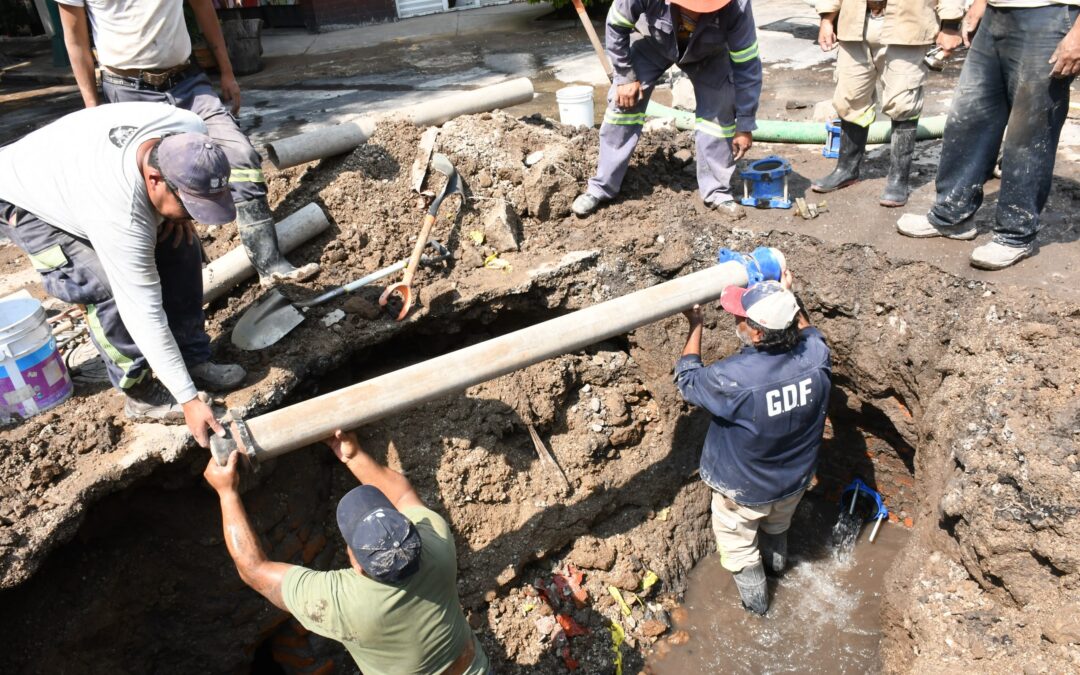Alcaldía Benito Juárez y SEGIAGUA reparan fuga de agua potable en la colonia Nativitas